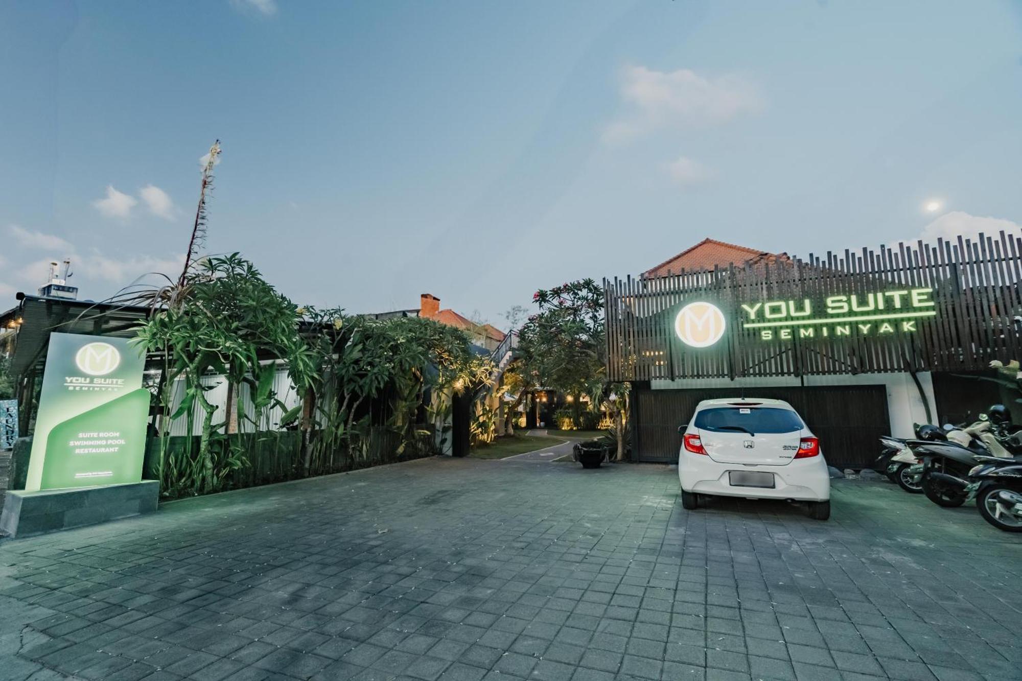 You Suite Seminyak Legian  Ngoại thất bức ảnh